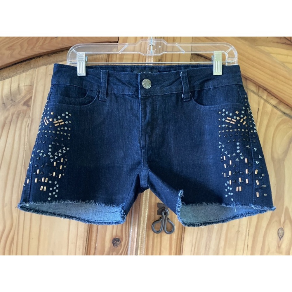 Women’s Jane Doe dark wash metal jewel frayed hem jean shorts size 6